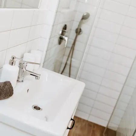 Kek Vendeghaz Family 根尼斯迪亚斯