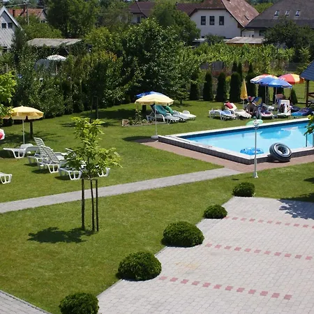 Kek Vendeghaz Family 3* 根尼斯迪亚斯