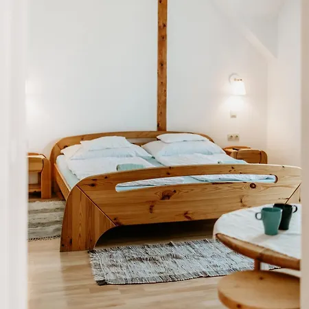 Kek Vendeghaz Family Gasthuis