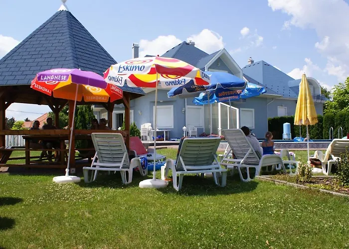 Penzion Kek Vendeghaz Family Gyenesdiás