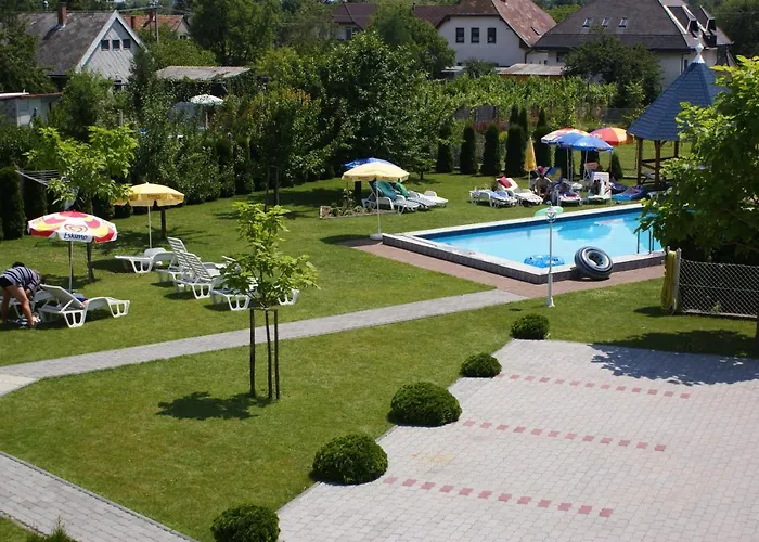 Kek Vendeghaz Family 3* Gyenesdiás