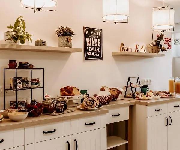 Kek Vendeghaz Family Gyenesdiás