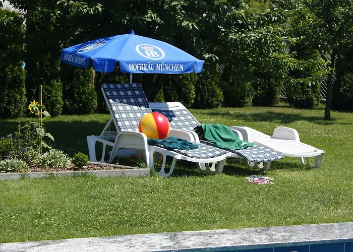 Penzion Kek Vendeghaz Family Gyenesdiás