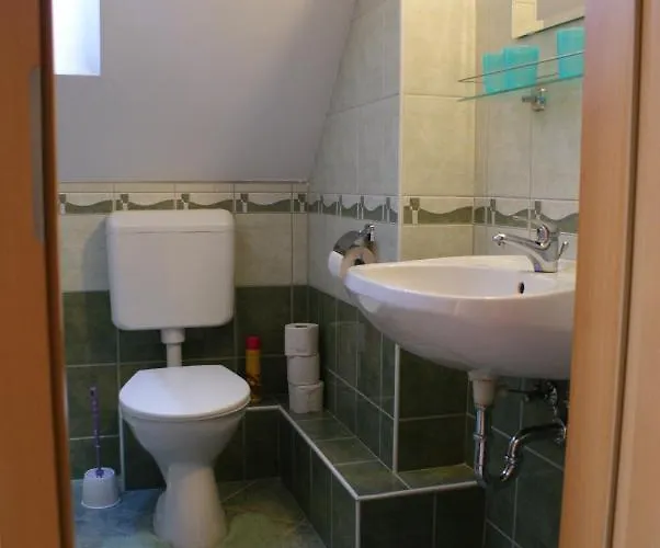 Kek Vendeghaz Family Gyenesdiás