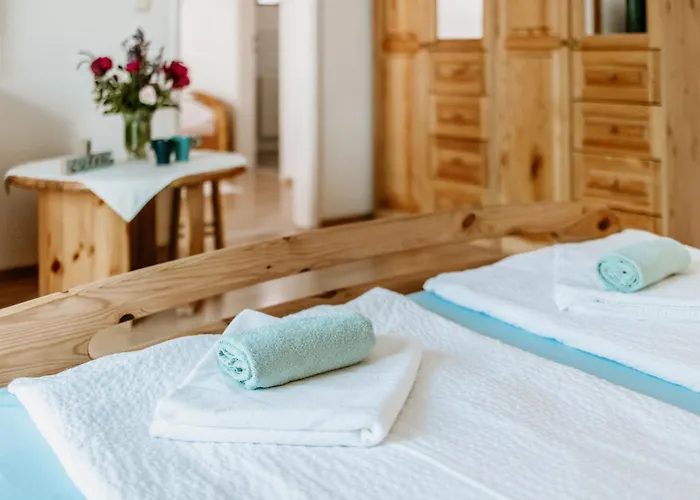 Kek Vendeghaz Family Penzion Gyenesdiás